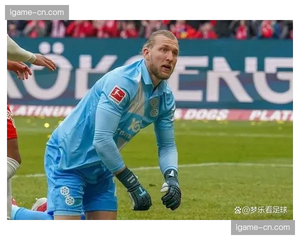 弗赖堡主场氛围火爆，欧罗巴公园球场成堡垒