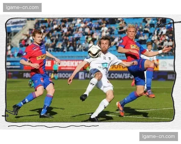 即时战报：富勒姆与狼队1-1进入中场休息，场面胶着