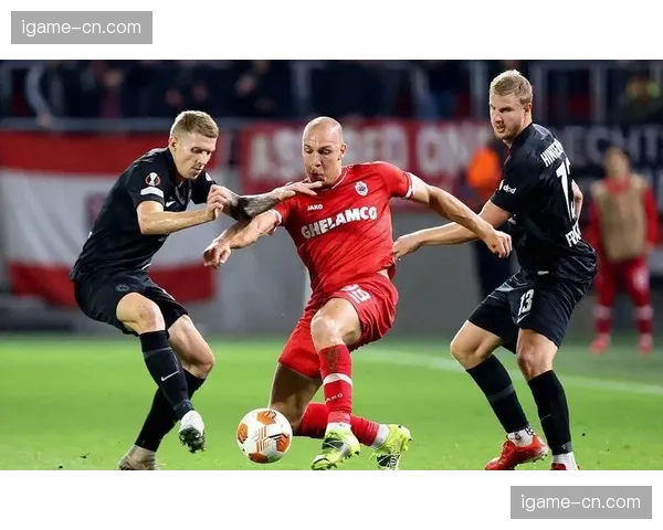 莱比锡3-1战胜法兰克福，稳固欧冠资格争夺位置